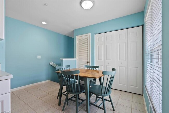 Building Photo - 4970 Deerfield Way