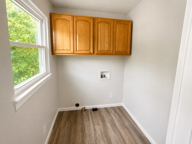 Building Photo - Charming & Affordable 2-Bedroom Home Near Linden – Move-In Ready!