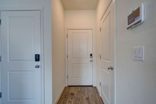Building Photo - Terrific 4 bedroom available for rent - Al...