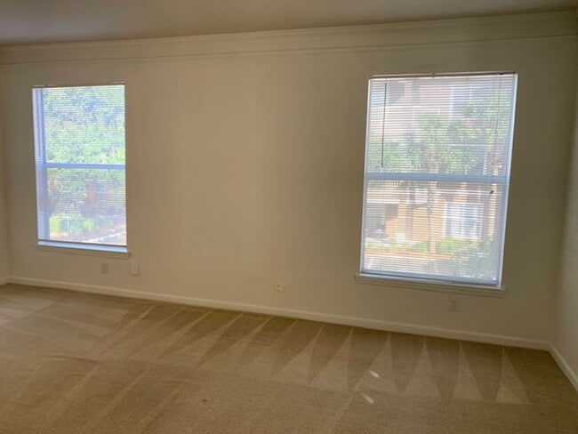 Building Photo - Condo for rent