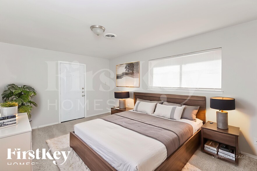 Building Photo - 2202 Lockwood Dr