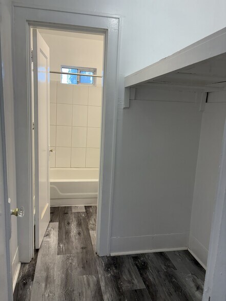 walk in closet - 447 16th St SE