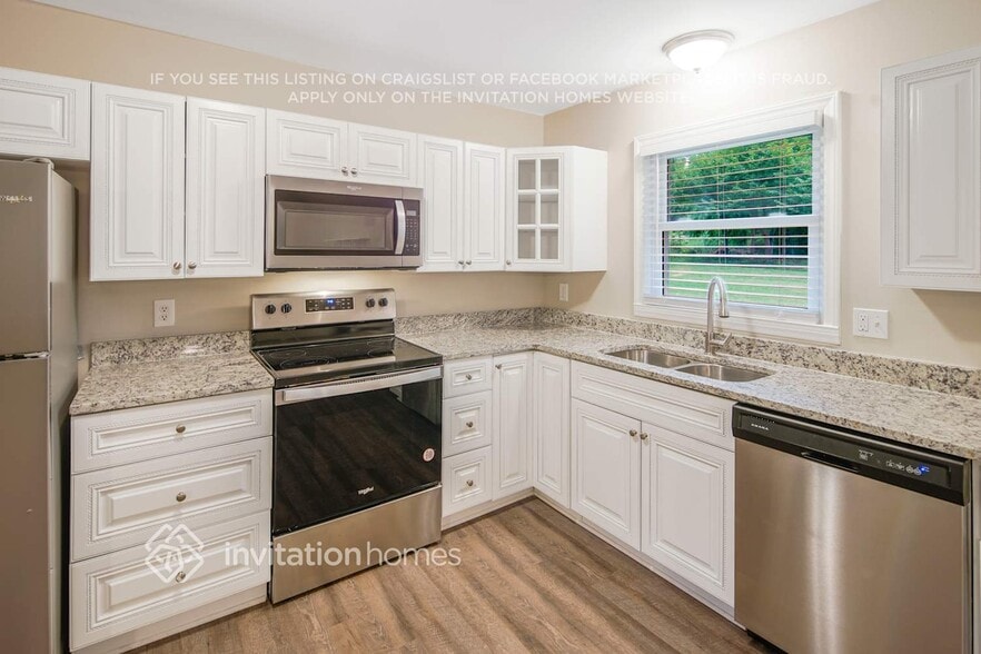 Building Photo - 3916 Amsbury Dr