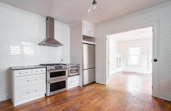 Building Photo - 25 Clifton St SE