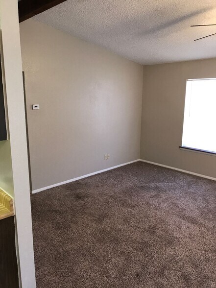 Building Photo - 830 Hardy Springs Cir