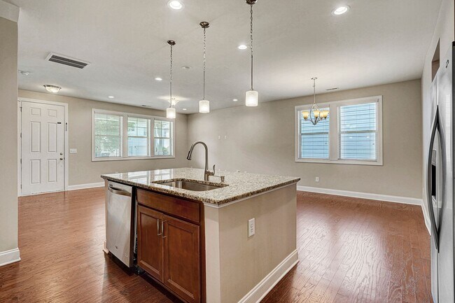 Building Photo - AVAILABLE JULY 1-BUNGALOW STYLE HOME IN MORRISVILLE