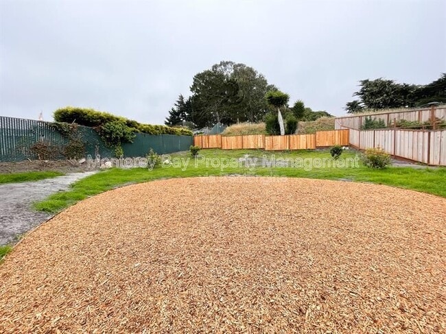 Building Photo - 829 Sea Palm Ave