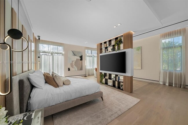 Building Photo - 12500 SW 64th Ave