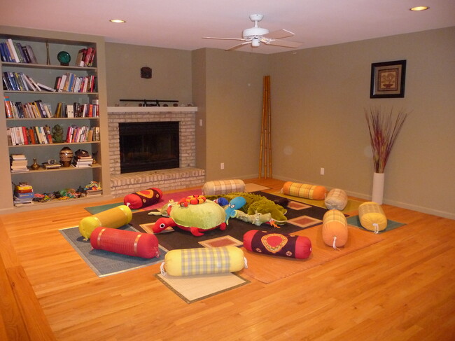 Building Photo - 2704 Cherry Hills Dr