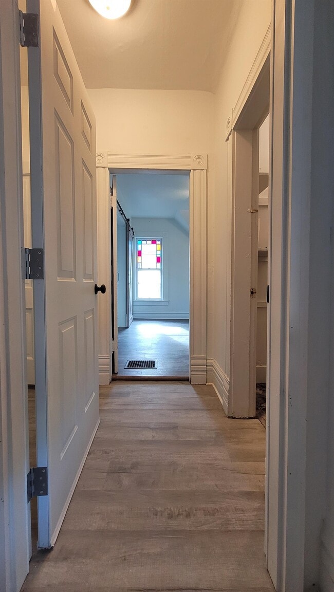 Building Photo - 728 W Colorado Ave