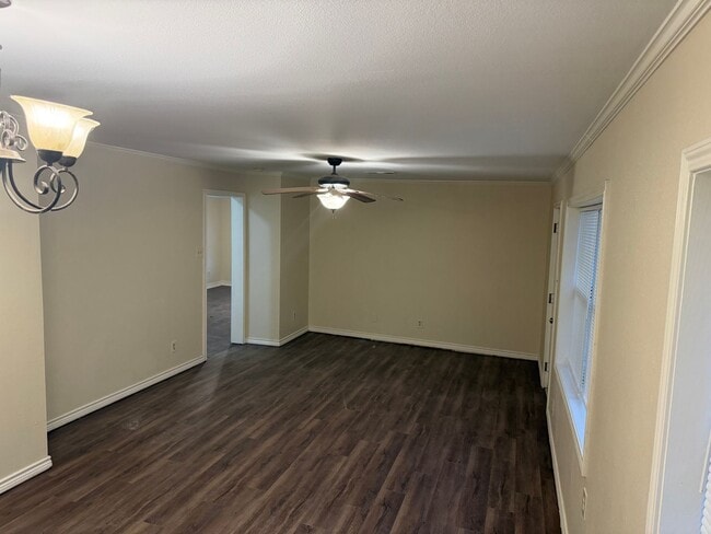 Building Photo - 2/1 plus an office