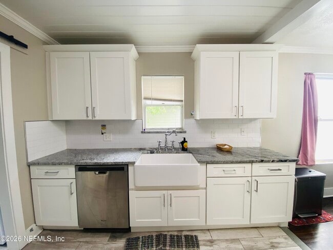 Building Photo - 4808 Lawnview St