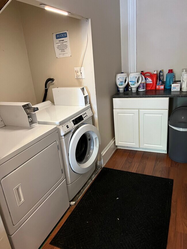 Building Photo - 47 S Main St