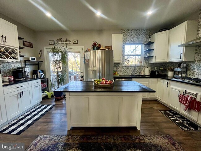 Building Photo - 3847 Watkins Mill Dr