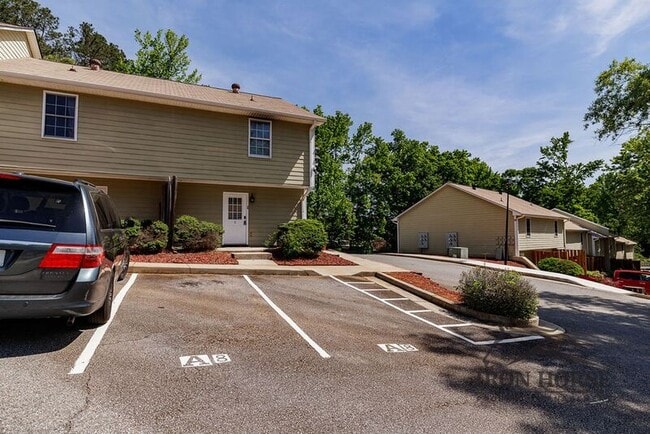 Building Photo - 105 Westchester Dr