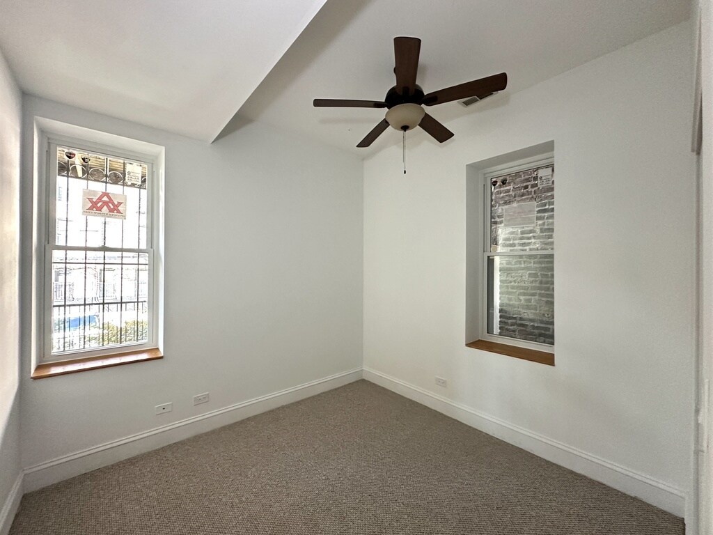 Building Photo - 1358 N Bosworth Ave