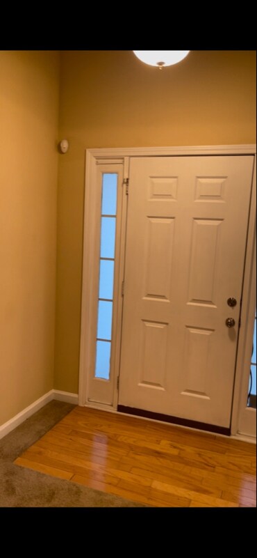 Building Photo - 35 Bradley St