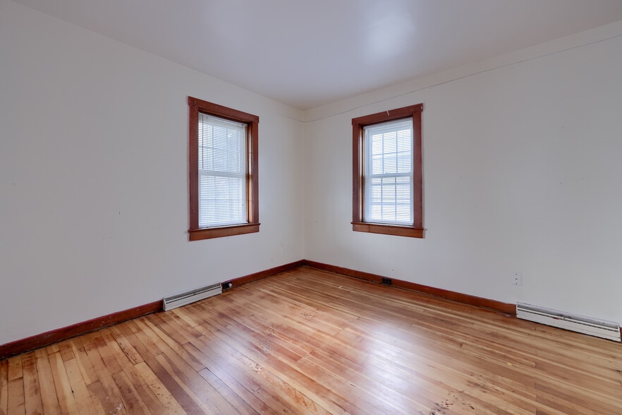 Building Photo - 123 N Spruce St