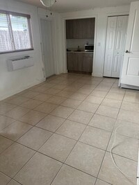 Building Photo - 8425 SW 44th St