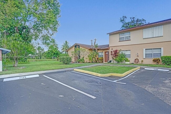 Primary Photo - 7135 W Sunrise Blvd