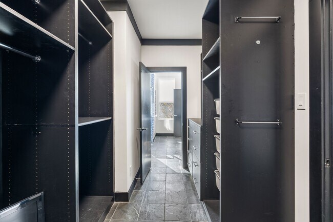 Building Photo - 162 Vieux Carre Dr