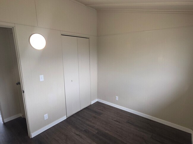 Building Photo - 1741 Warwick Wy