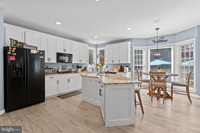 Building Photo - 43550 Riverpoint Dr