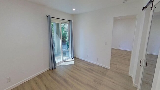 Building Photo - 1 bed/ 1 bath Condo in Goleta-Eucalyptus Grove HOA