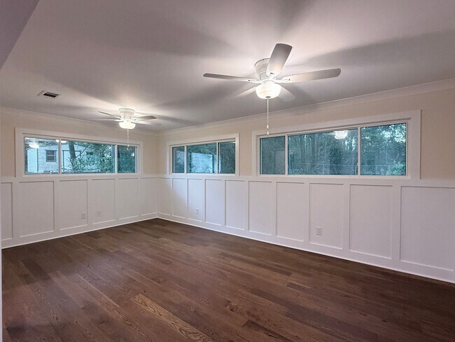 Building Photo - Beautifully Remodeled 3 Bedroom Home Just Minutes from Auburn University!