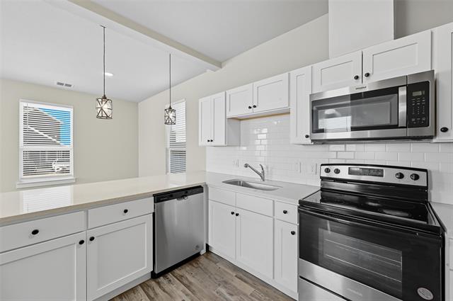 Building Photo - 3475 Valley Vista Dr