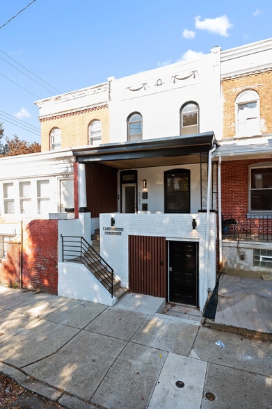 Building Photo - 5261 Larchwood Ave