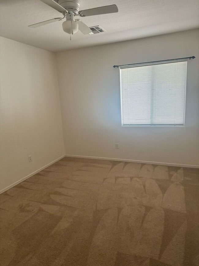 Building Photo - Maricopa 3 bed 2 bath