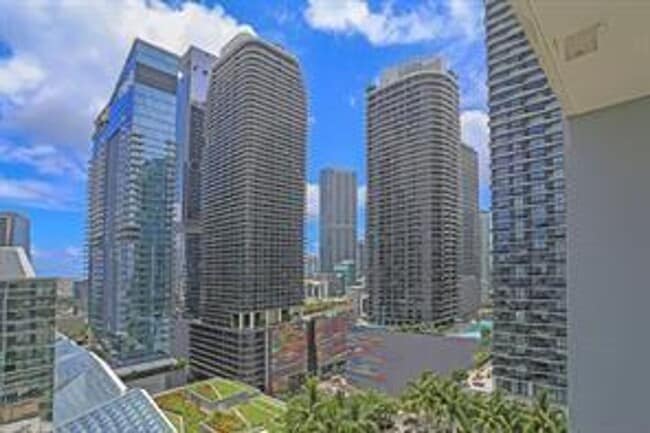 Building Photo - 88 SW 7th St