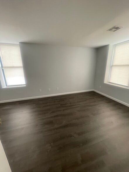 Building Photo - 65 Prospect St