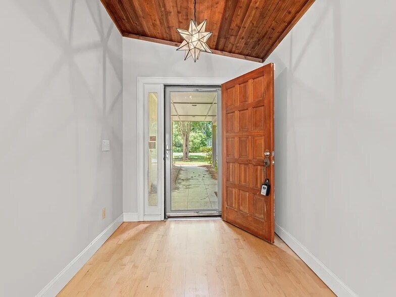 Building Photo - 149 Old Cedar Loop