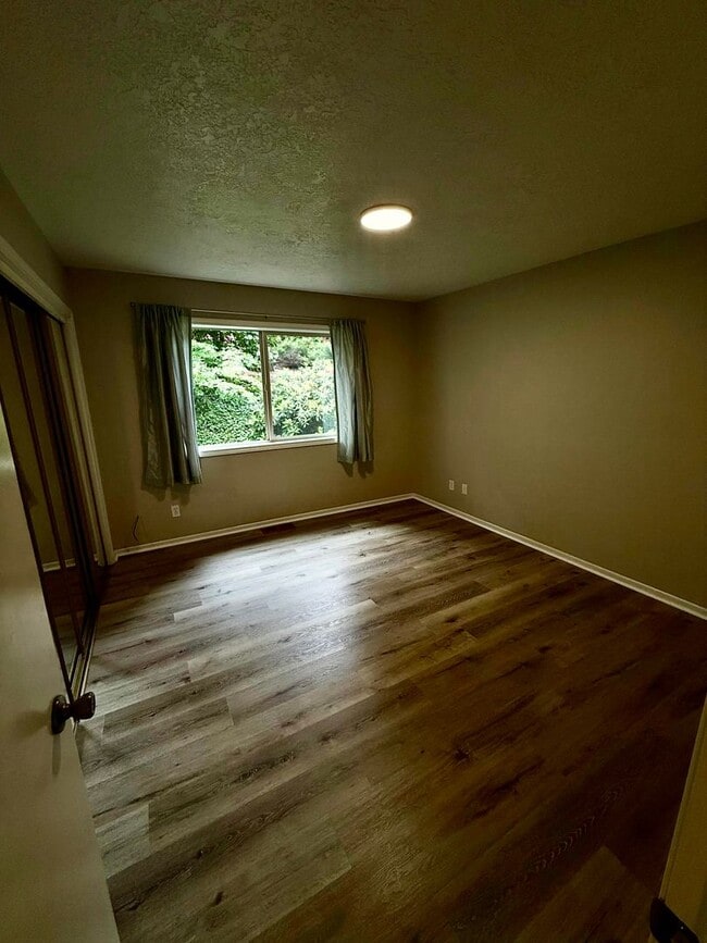 Building Photo - Stylish & Spacious West Salem Home 3Bed/2Bath