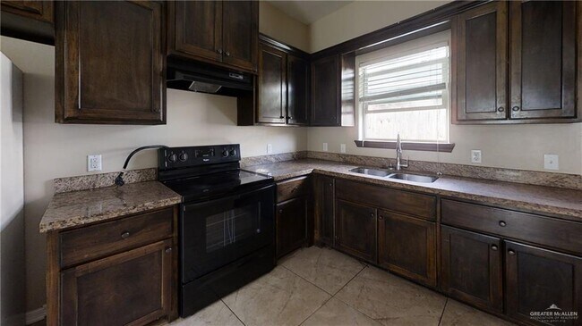 Building Photo - 9 W Garfield Ave