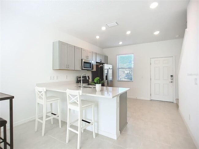 Building Photo - 16642 San Nicola Pl