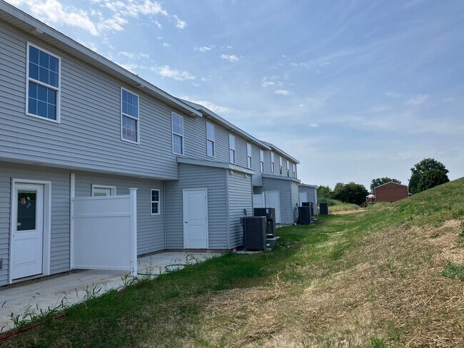Building Photo - NEW 3 bed/2.5 bath townhome rentals in SPRING GROVE SCHOOL DISTRICT - LEASING SPECIALS