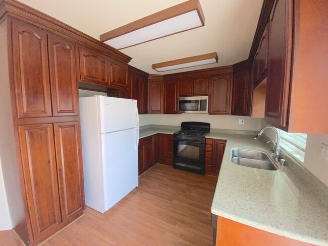 Building Photo - Sparks Two-story House - 4 Bedrooms (Reed ...