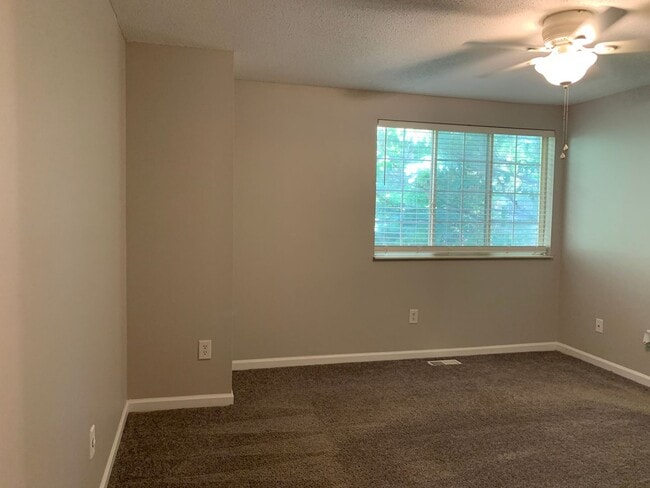 Building Photo - Trendy Renovated Raleigh Townhome In Ralei...