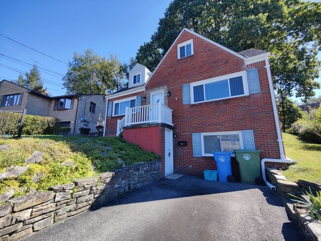 Primary Photo - *Recently Updated 3BD/2.5BA Available for ...