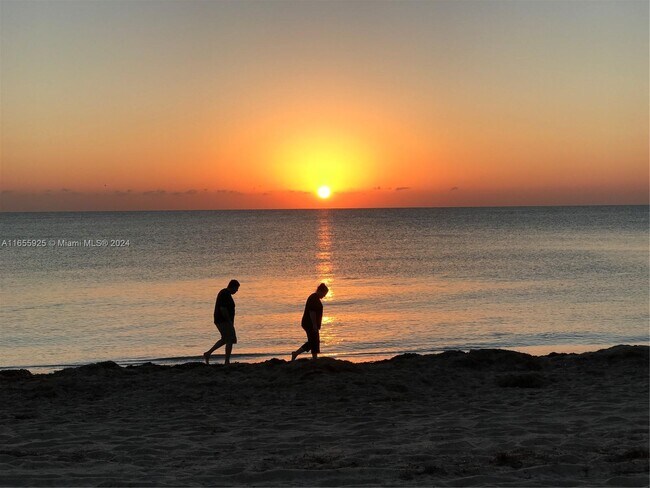 Building Photo - 1865 S Ocean Dr