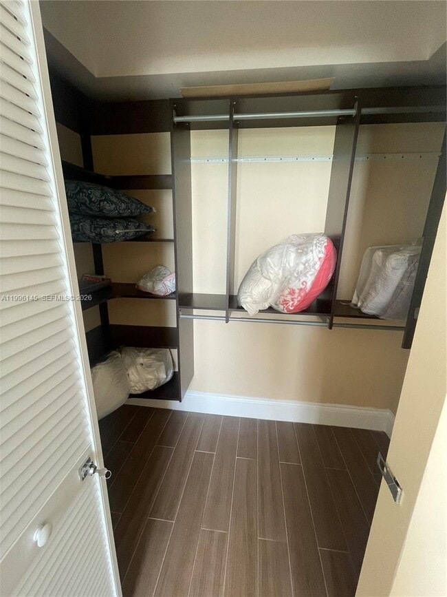 Building Photo - 951 Brickell Ave