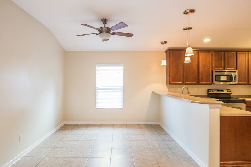 Building Photo - 108 Corral Cir