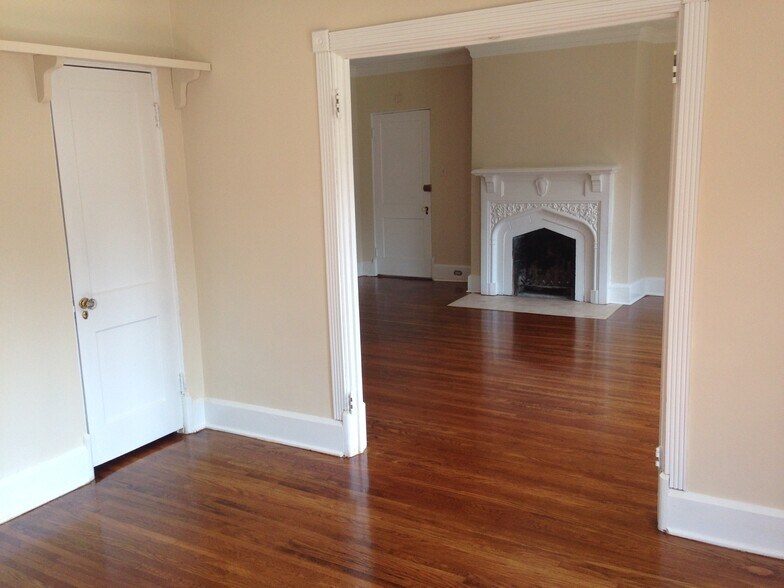 Building Photo - 235 Hawthorne St