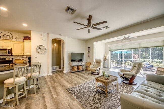 Building Photo - 10519 Diamante Way