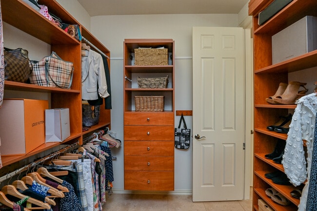 Building Photo - 14206 Jade Cove Dr