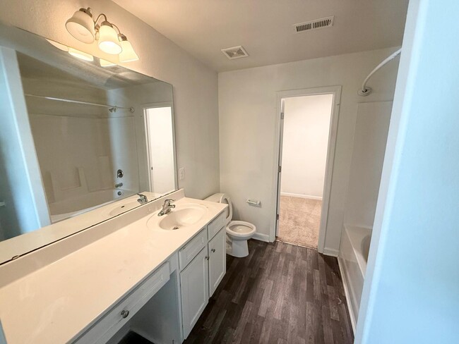 Building Photo - 8407 Highgate Dr