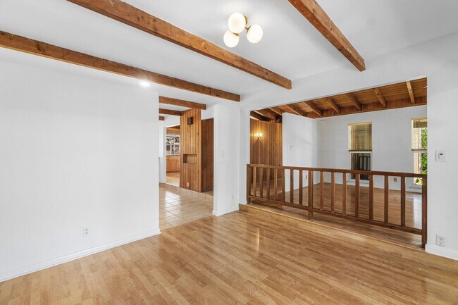 Building Photo - 1051 SW 21st St